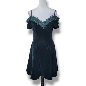 Niki Vintage Velvet Formal Emerald Green Dress Size 10